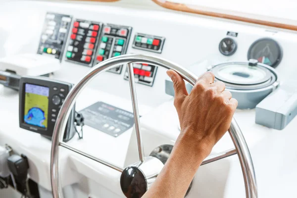 Boat steering — Stock Photo, Image