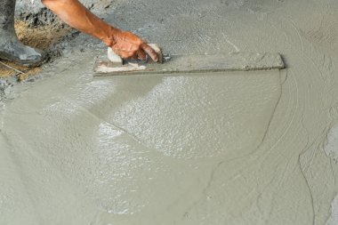 Yüzeyin beton için kayan nokta kullanarak