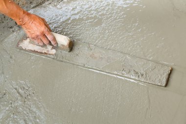 Yüzeyin beton için kayan nokta kullanarak
