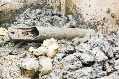 Siyah renkli kil kuru işleminden fore kazık