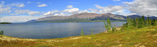 Panorama mountain lakes on the Putorana plateau. — Stock Photo, Image