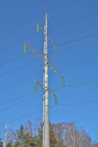 Linhas de energia de torre . — Fotografia de Stock