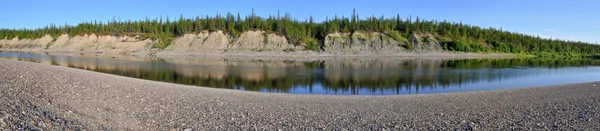 Paisaje panorámico del río polar en los Urales . — Foto de Stock