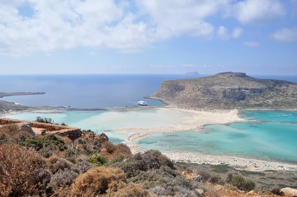 Mar verano paisaje costa de la isla griega . — Foto de Stock