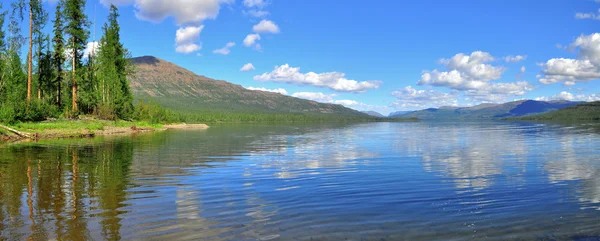 Panorama mountain lakes on the Putorana plateau. — Stock Photo, Image