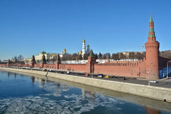 Kremlin embankment in Moscow — Stock Photo, Image