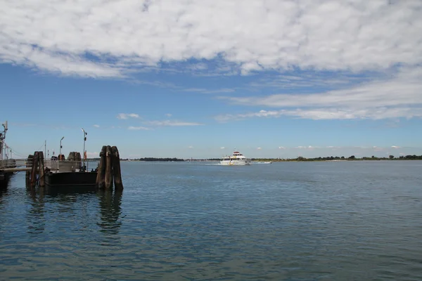 Venedig, vy från sidan av lagunen. — Stockfoto