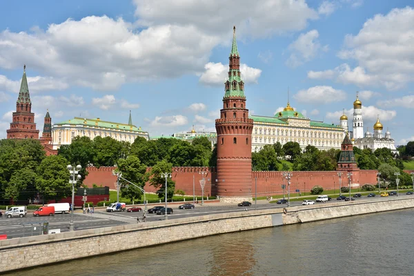 Набережна Темзи Кремля в Москві. — стокове фото