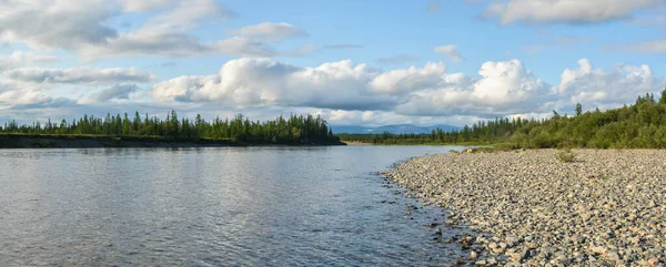 Panorama Över Norra Floden Vattenlandskap Flod Östra Sluttningen Polar Urals — Stockfoto