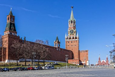 Kremlin 'in Spassky Kulesi. Moskova 'daki Kızıl Meydan' daki baskın bina..