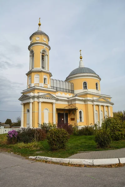 Kolomna 'da sonbahar. Moskova bölgesinin doğusunda antik bir Rus şehrinin tarihi bir parçası..