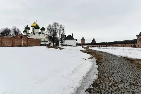 Ortodox Templom Suzdalban Oroszország Aranygyűrűje Kora Tavasz — Stock Fotó