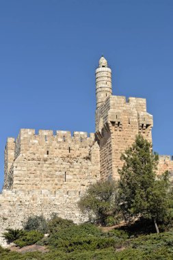 Eski Kudüs şehrinin batı duvarı. Muhteşem Süleyman 'ın 16. yüzyıldan kalma kale duvarı..