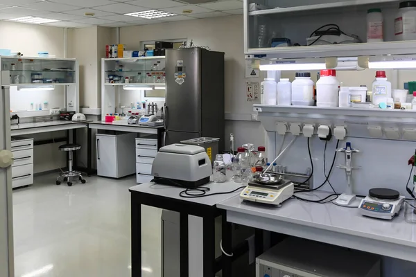 Das Innere Eines Modernen Forschungslabors Ein Arbeitsplatz Für Wissenschaftlich Biologische — Stockfoto
