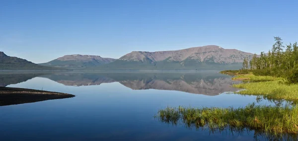 Panorama Lago Montaña Meseta Putorana Paisaje Panorámico Del Agua Siberia —  Fotos de Stock