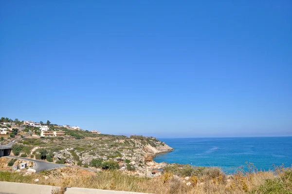Lato krajobraz wybrzeża wyspy greckie. — Zdjęcie stockowe