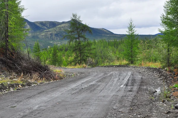 Autopista federal "Kolyma", Yakutsk - Magadan, Yakutia . — Foto de Stock