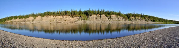 Panorama de la rivière sauvage . — Photo