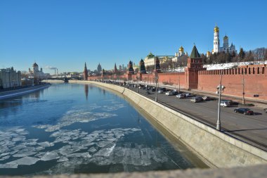 Kremlin dolgu, duvar ve Kremlin kiliseleri.