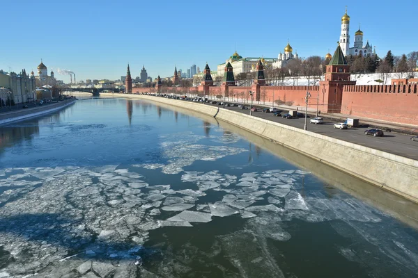 Moscow river, the Kremlin. — Stock Photo, Image