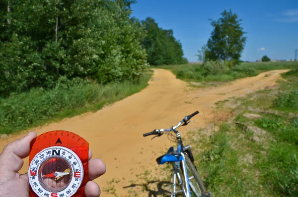 Com bússola e bicicleta garfo dianteiro . — Fotografia de Stock