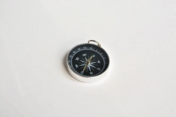 Kompass - utstyr for navigasjon . – stockfoto