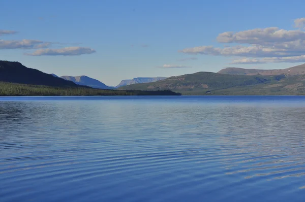 Lago noturno no planalto de Putorana . — Fotografia de Stock