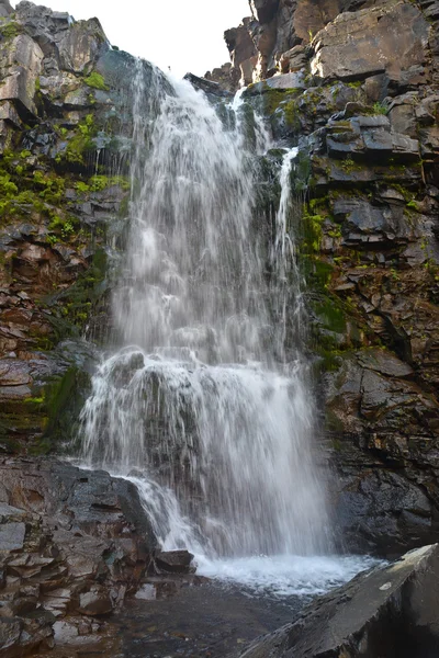 Vattenfall på Putorana platån. — Stockfoto