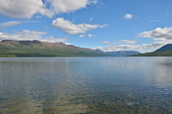 Mañana en el lago. — Foto de Stock