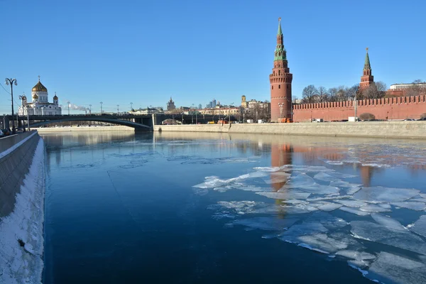 Moscow river, the Kremlin. — Stock Photo, Image