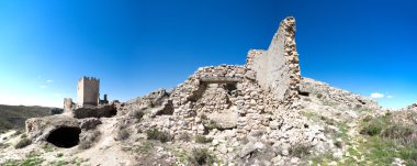 eski bir kale kalıntıları