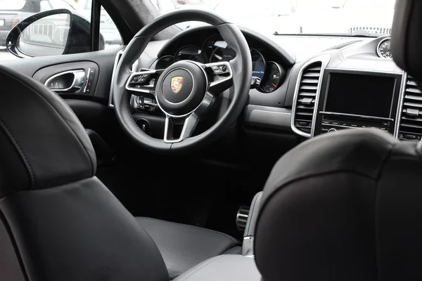 Deggendorf, Germany - 23. APRIL 2016: interior of a 2016 Porsche Cayenne Turbo SUV during the luxury cars presentation in Deggendorf. — Stock Photo, Image