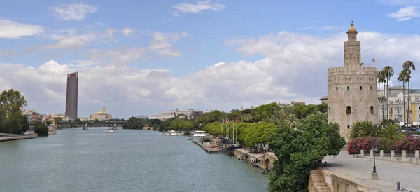 Gouden Toren, Sevilla, Spanje — Stockfoto