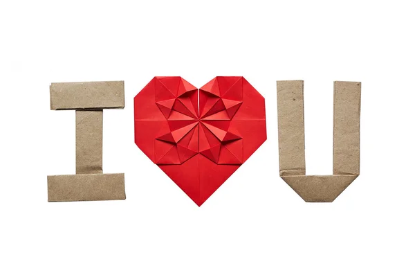 Origami testo TI AMO, U su sfondo bianco isolato. Spazio per copia, lettering. Cuore di carta rossa. Nessuna ombra. . — Foto Stock