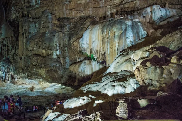 A templom új Athos, figyelemre méltó barlangok — Stock Fotó