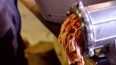 Et kıyma makinesi biler