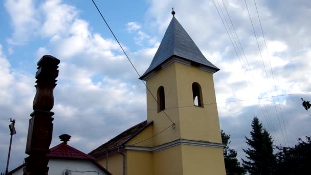 Chiesa Evangelista nel distretto di Bohunovo Roznava — Video Stock