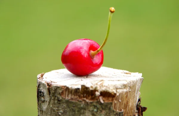 Cherry on a wooden board — Stock Photo, Image