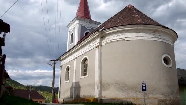 Classicista Chiesa evangelica dal 1811 a Hankova, Slovacchia — Video Stock