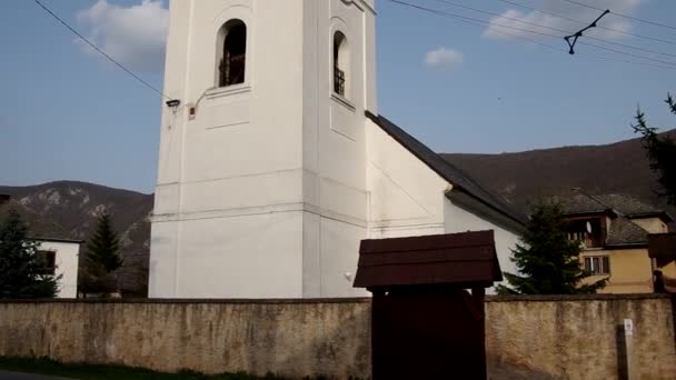 Hervormde kerk in Slavec, Slowakije — Stockvideo