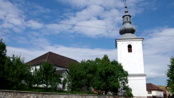 Igreja reformada do século XVI em Silicka Brezova, Eslováquia — Vídeo de Stock