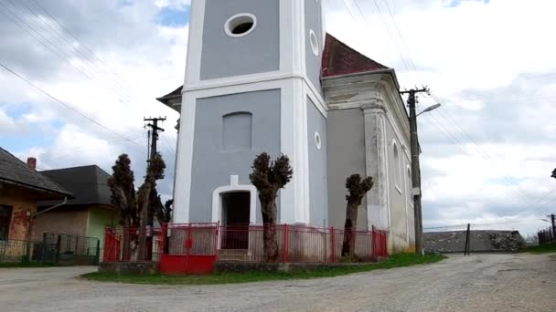 Klasycystyczny Kościół ewangelicki z 1811 w Hankova, Słowacja — Wideo stockowe