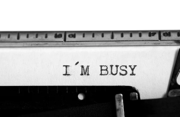 Máquina de escribir. Escribir texto: i m busy —  Fotos de Stock