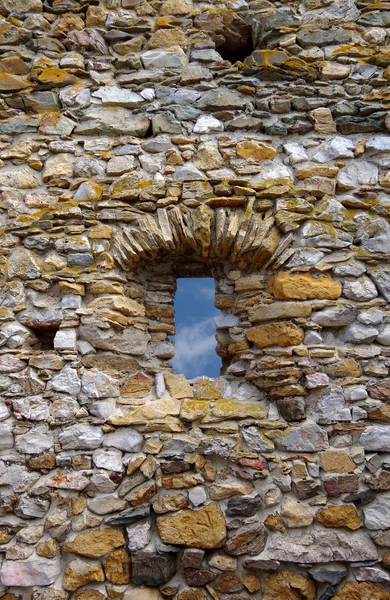 Pencereli taş duvar — Stok fotoğraf