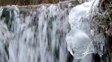 Şelale Milli Parkı Slovak Karst, köyün içinde Haj kışın adında.