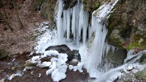 Waterfall in the National Park Slovak Karst, in the village named Haj in winter — Stock Video