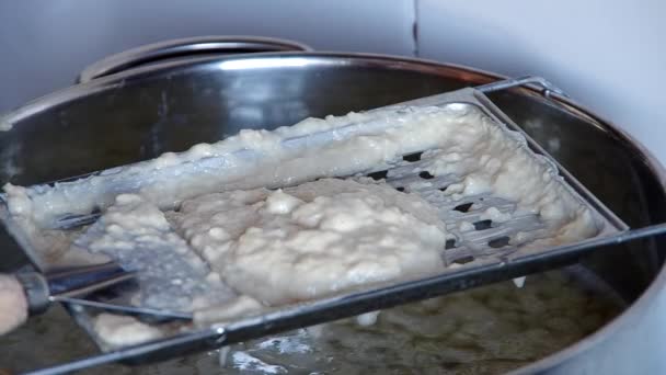 Koken knoedels — Stockvideo