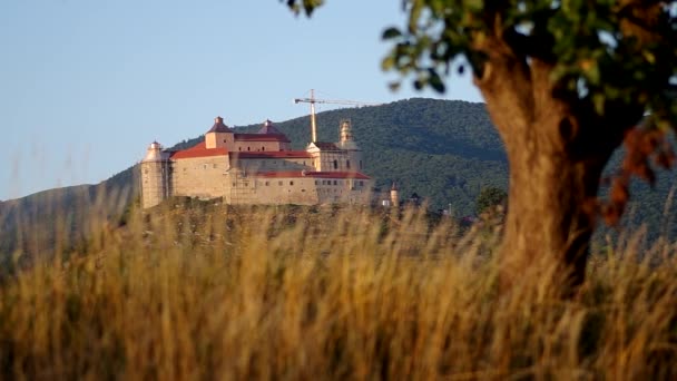 Krasna Horka kasteel, Roznava, Slowakije — Stockvideo