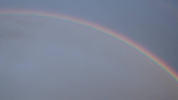 Arc-en-ciel dans le ciel — Video