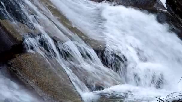 Водопады Студенческого потока в горах Высоких Татр — стоковое видео